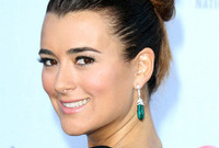 New-ways-to-wear-topknots-side